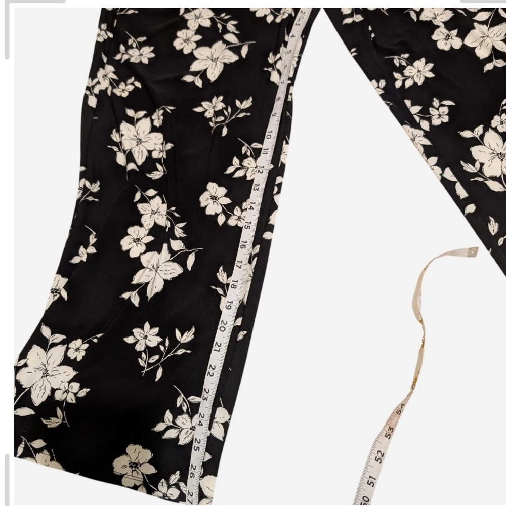Kasper Black Wide-Leg Floral Print Pants - Picture 5 of 9